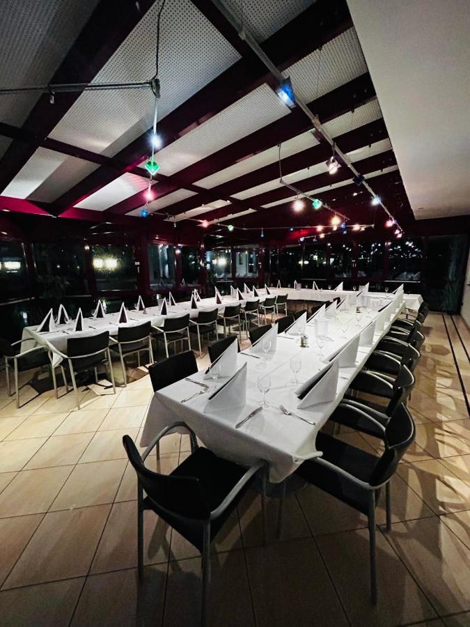 Hotel Krone Königsbrunn Zewnętrze zdjęcie
